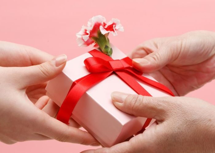 Why Is Giving Gifts On Valentine's Day A Beautiful Act?