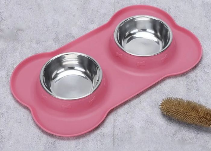 Stainless Steel Mat As Types Of Food Mats For Your Furry Friends