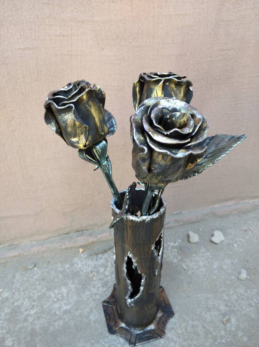 Iron Rose Bouquet