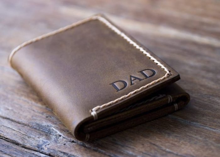 Personalized Calfskin Wallet As Gifts For Dad