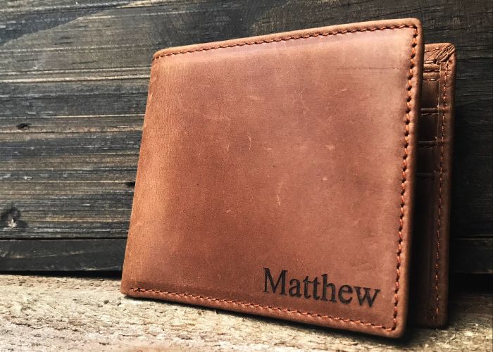 Personalized Calfskin Wallet As Romantic Gifts For Husband