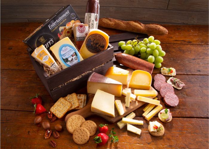 Gourmet Food Basket As Retirement Gift Ideas For Dad