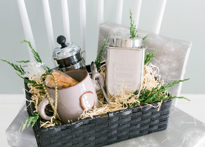 DIY Gift Basket As Last Minute Wedding Gift Ideas