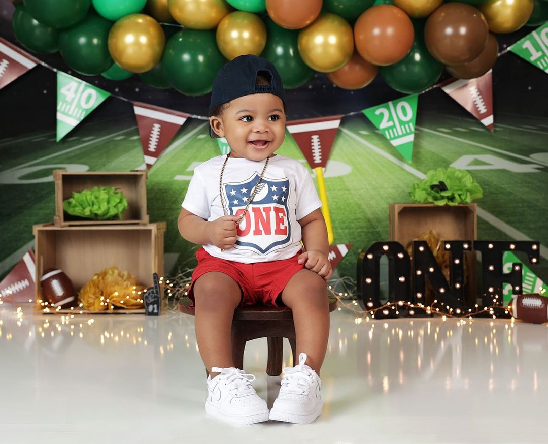 Photoshoot Ideas 1st Birthday - Touchdown Touchdown! 