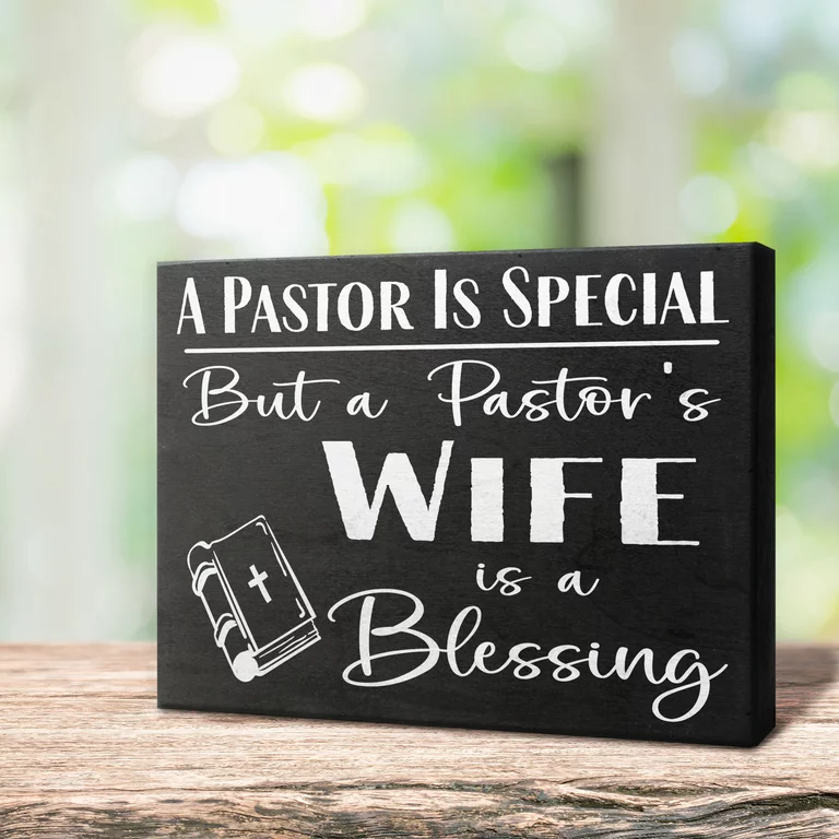 30+ Most Unique Gifts for Pastor’s Wife to Choose