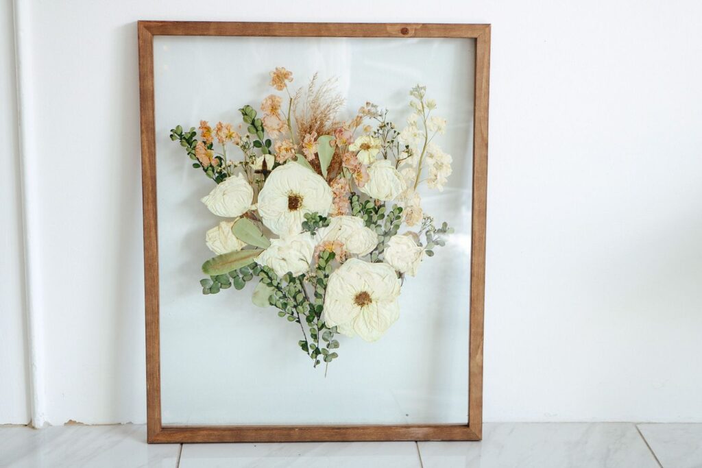 Preserving Dried Flowers - Thoughful Memorial DIY Gifts