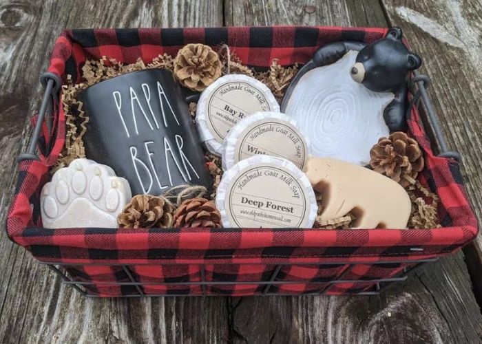 40+ Creative Father’s Day Gifts For Papa To Make Memorable Day