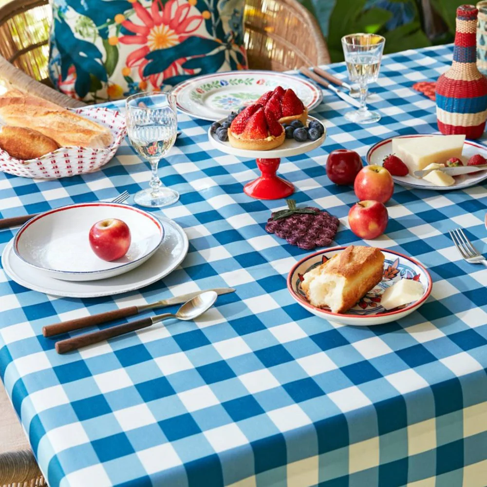 Gingham Place Settings